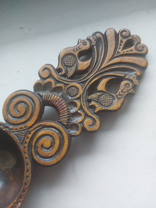 Стариный ковш деревянный.