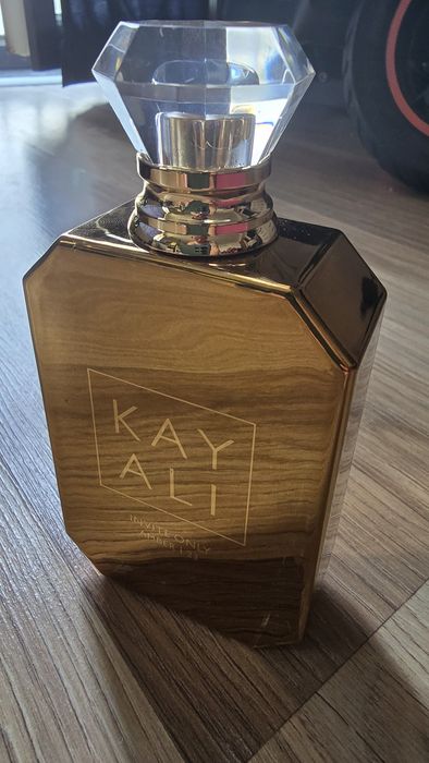 Kayali Tobacco Oud, Smoky Oud, Invite Only