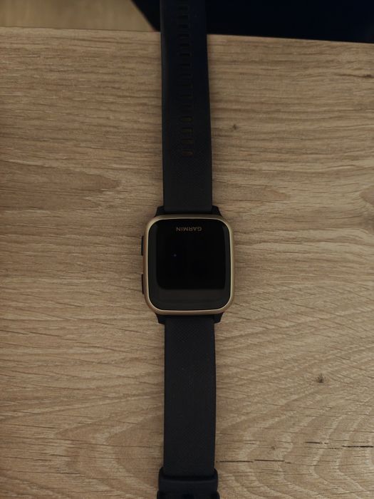 Продам часы Garmin Venu Sq б/у