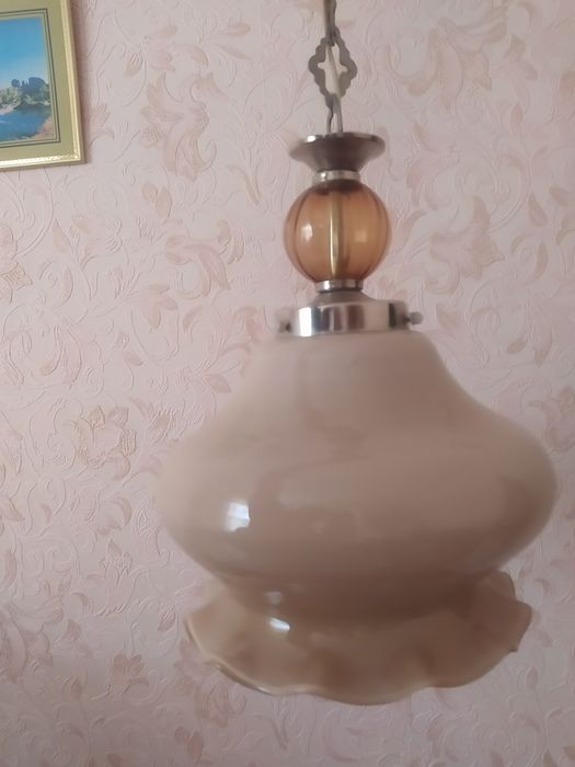 Продам люстры в отличном состоянии