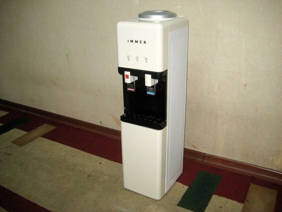 Кулер оригинал фреонли совук ва иссик сув зур ишлиди деярли янги!