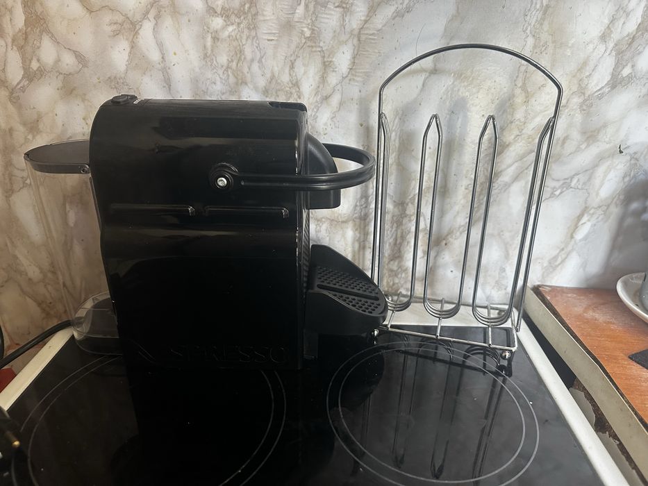Кафемашина Неспресо Инисия / Nespresso Inissia