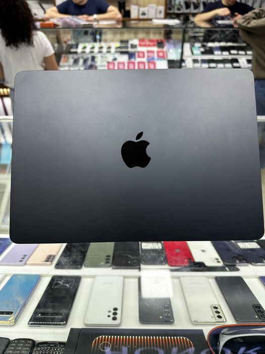 Macbook Air 13. M2 16/256