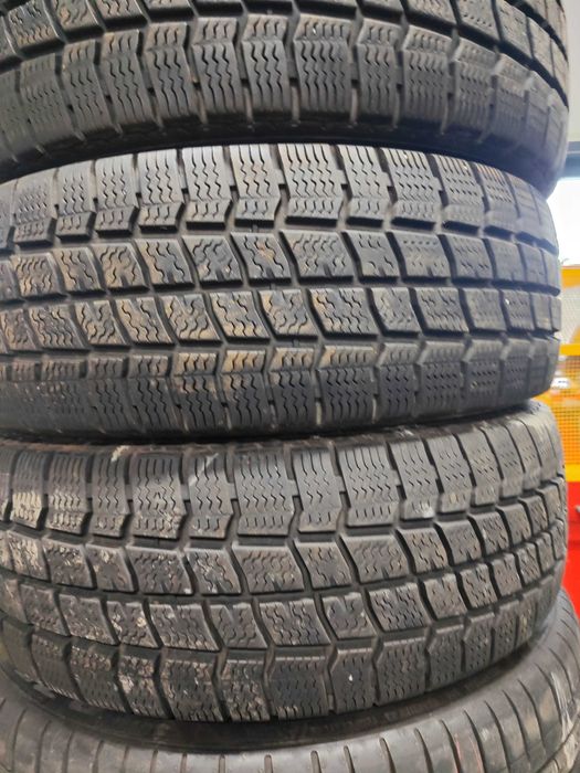 4бр.зимни гуми 215/65/16C Vredestein