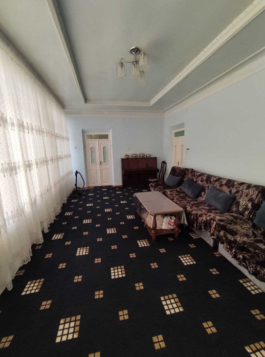 Уй ховли сотилади, продаётся дом срочно