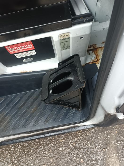 Продавам Спринтер 412д