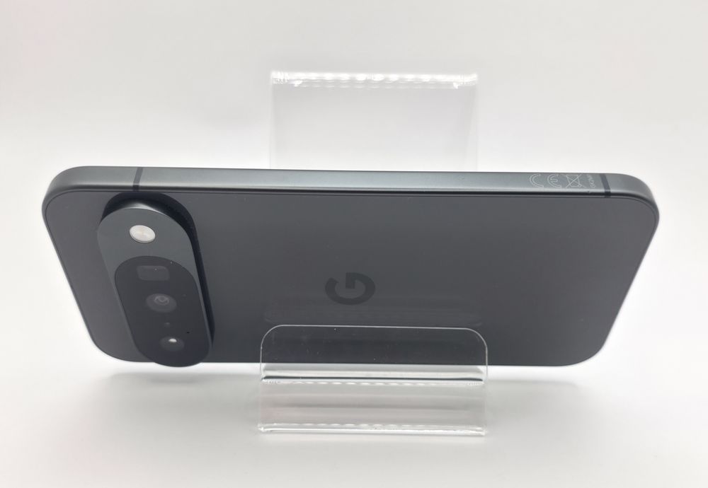 Google Pixel 10 / Obsidian / 256 GB / DeluxGSM