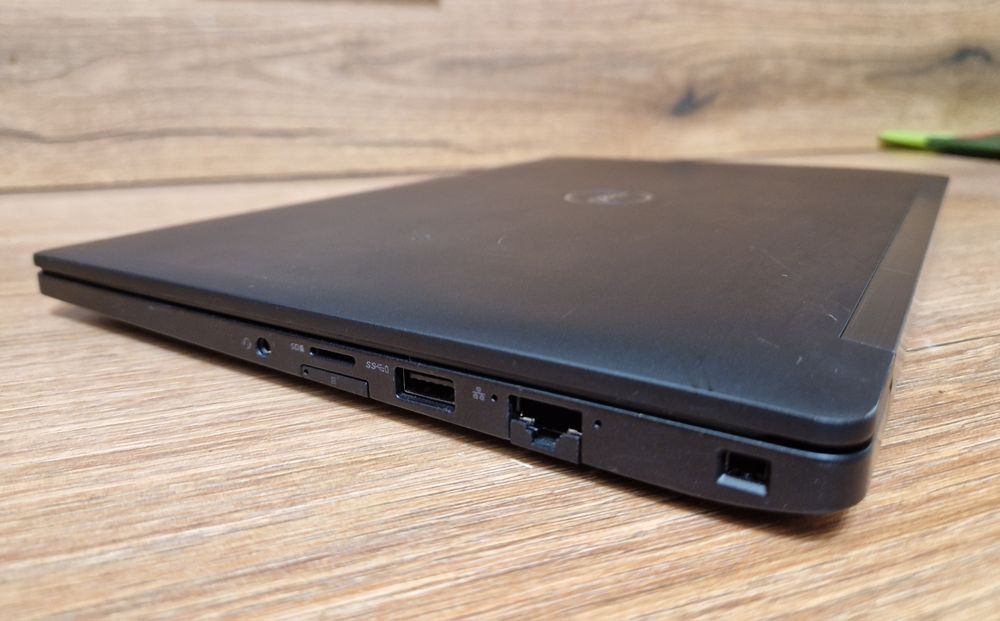 Dell Latitude 7390 13.3"  i7-8650U 1.9Ghz 8GB RAM 256GB SSD