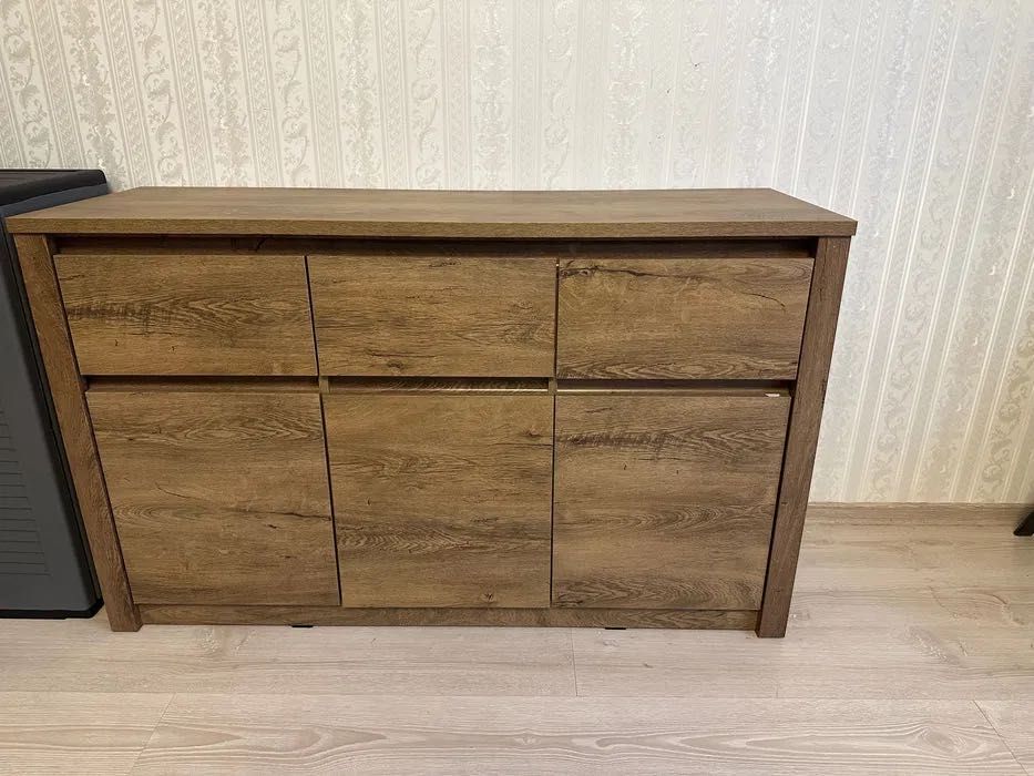 Comoda Jysk gama Vedde, 3 usi si 3 sertaee