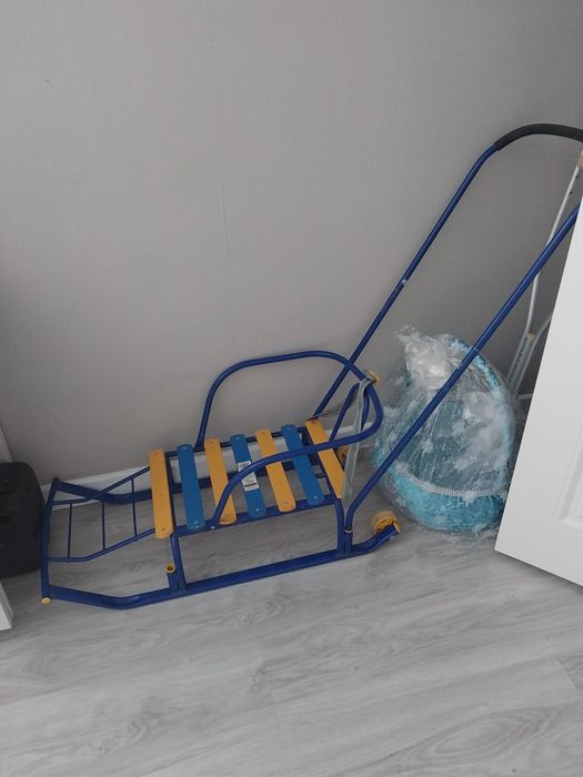 Продам санки в хорошем состояний