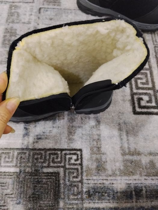 Продам ботинки новые