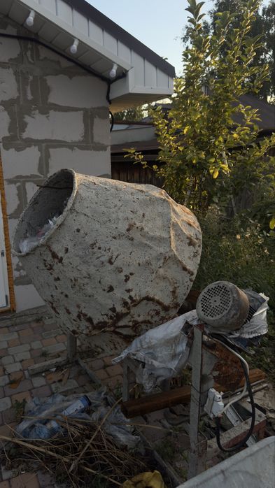 Бетономешалка электрическая  б\у