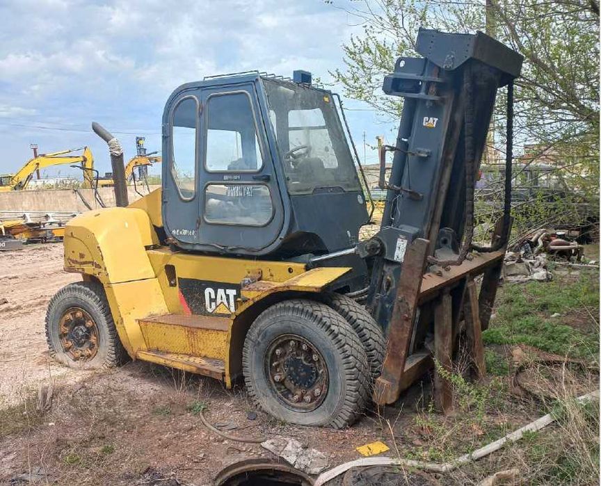 Автопогрузчик с вилочным захватом DP 100