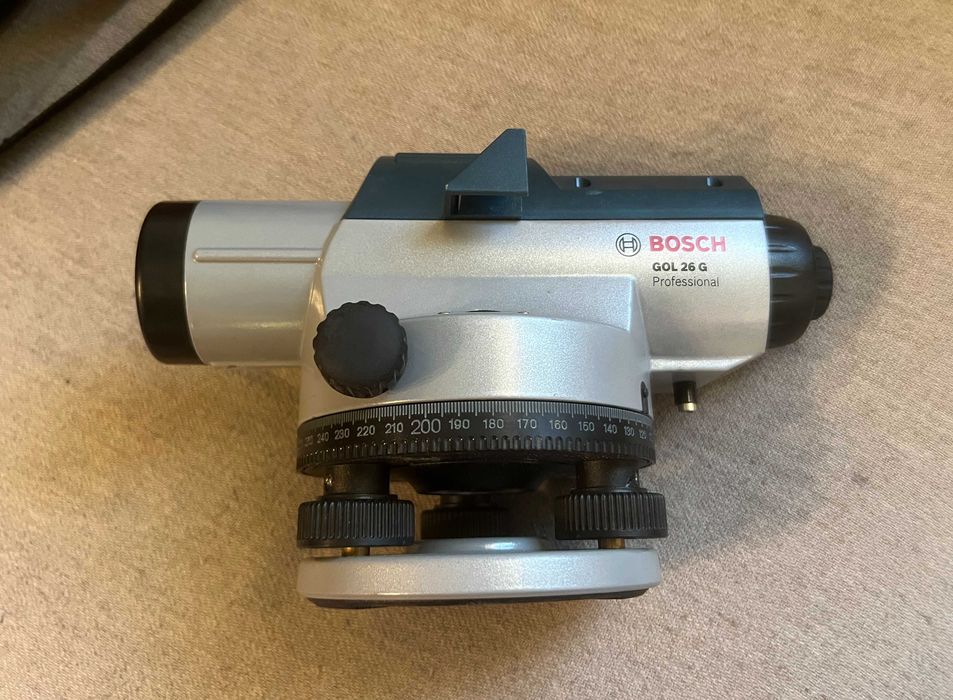 Nivel optic Bosch GOL 26 G profesional cu trepied Bosch BT160