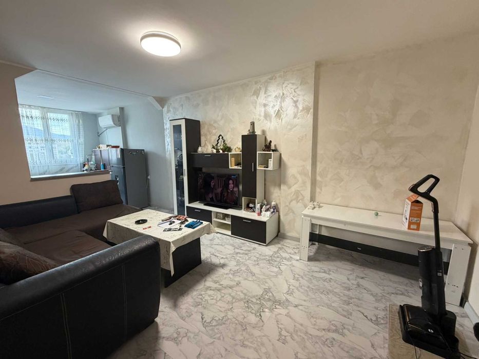 Продава се Тристаен апартамент в Дупница - 68 кв.м за 1618 €/кв.м - Снимка #6