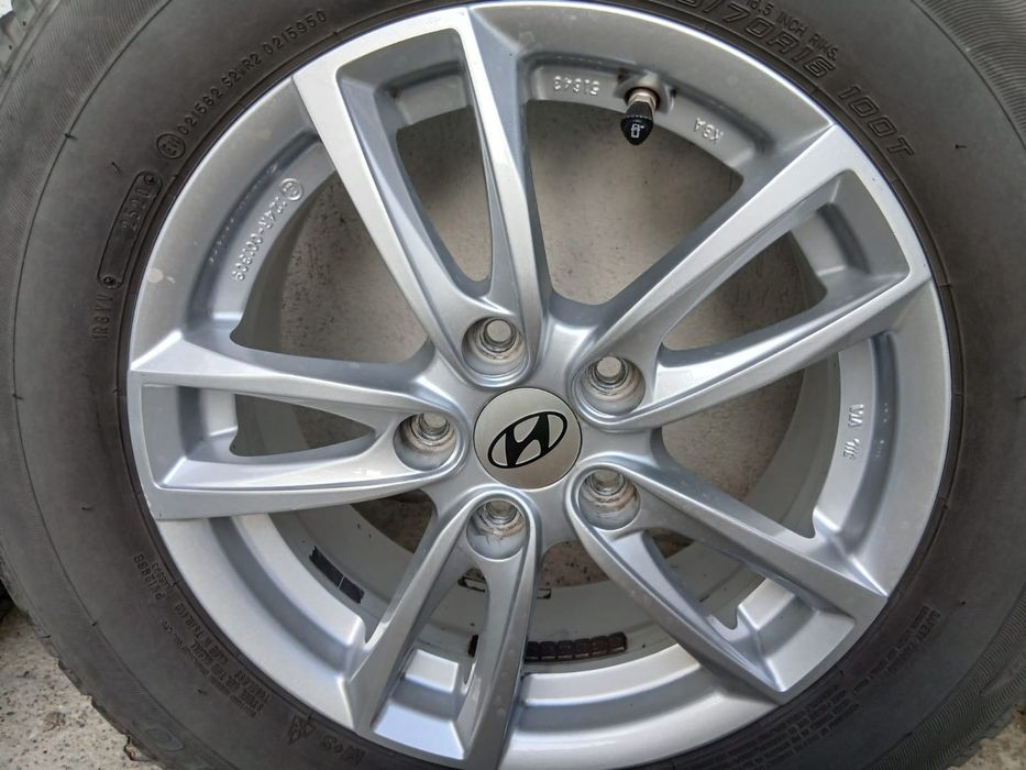 Vand cauciucuri de iarna cu jante aliaj