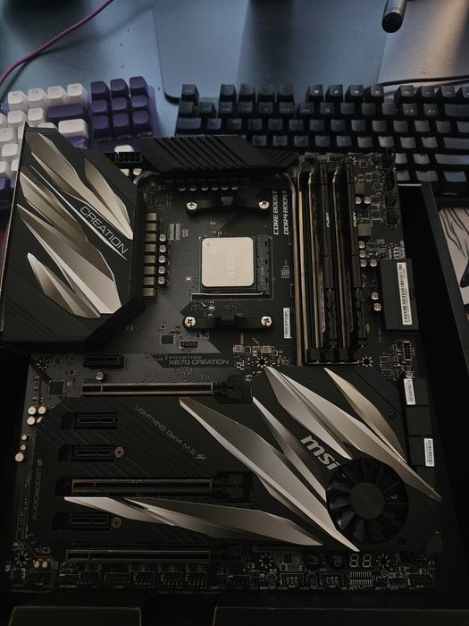 MSI X570 / RYZEN 9 5900x / 32GB DDR4/ SSD 512GB