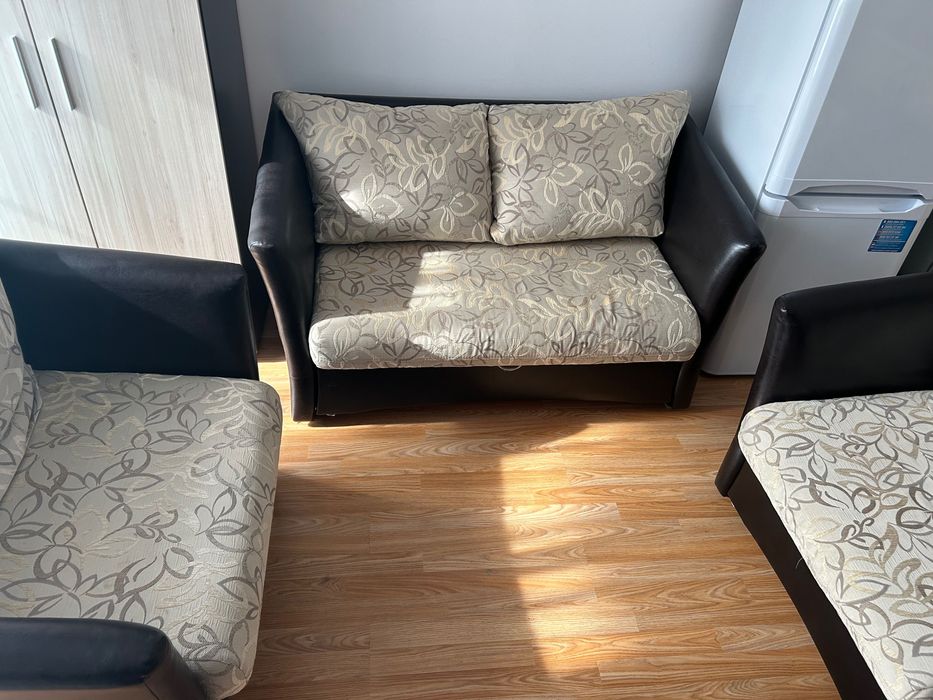 Разтегателен диван и два разтегателни фотьойла