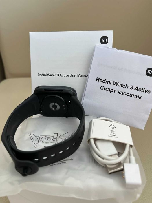 Смарт часовник Redmi Watch 3 active страхотен