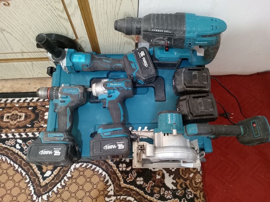 Набор инструментов Макита для