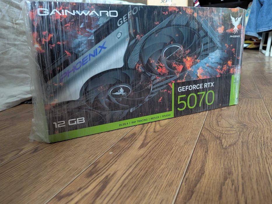 Продается видеокарта RTX5070