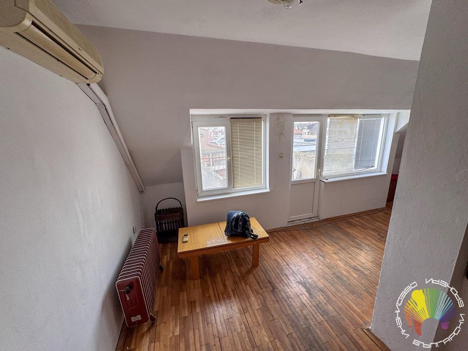 Дава се под наем Двустаен апартамент в Бургас, Център - 50 кв.м за 255 € - Снимка #2