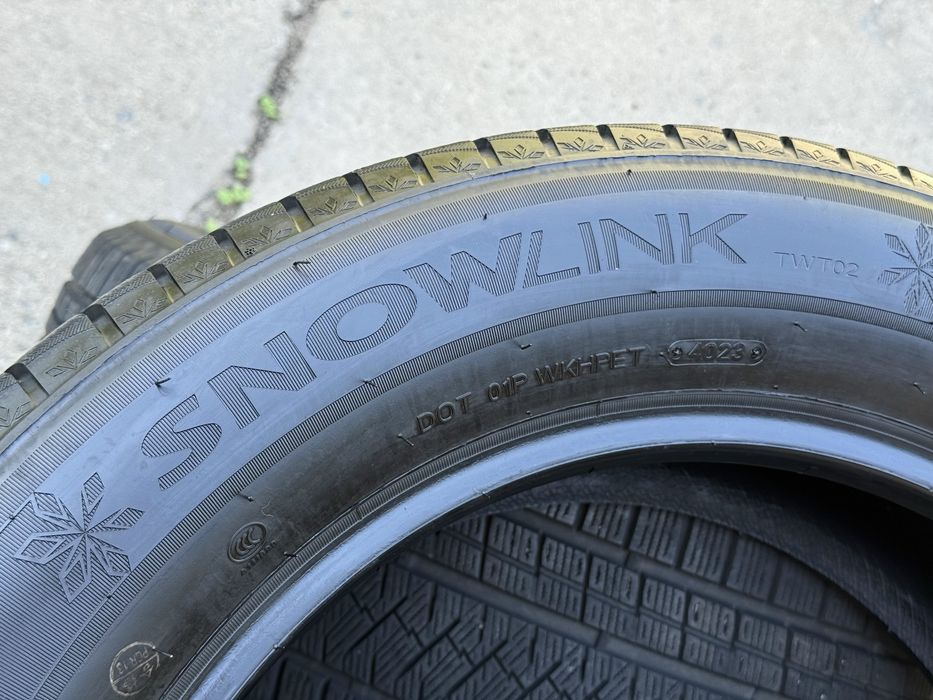 235|60 R18. Triangle Snowlink.