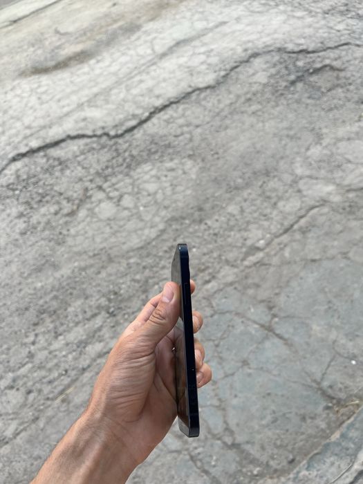 iPhone 12 xolati yaxshi joyi 64 gb yomkst 79 narx 290$