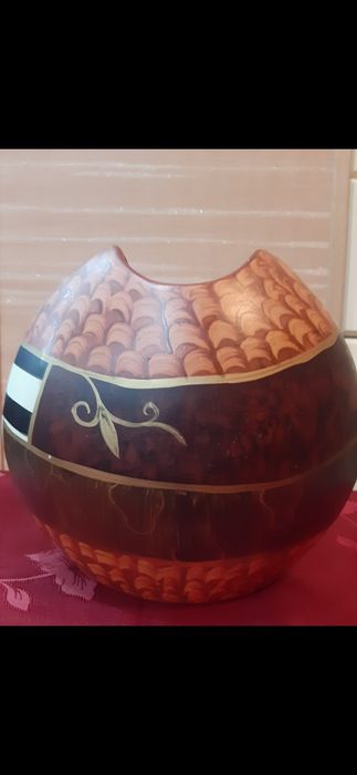 Вазы для цветов ,для фруктов ,для конфет хрустальные декоративные для