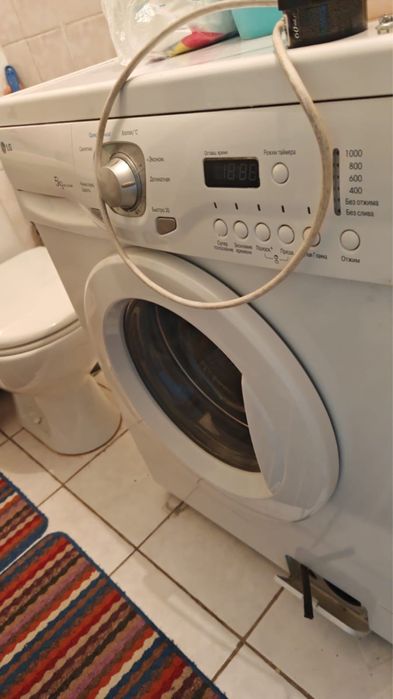 Продам стиралку на запчасти