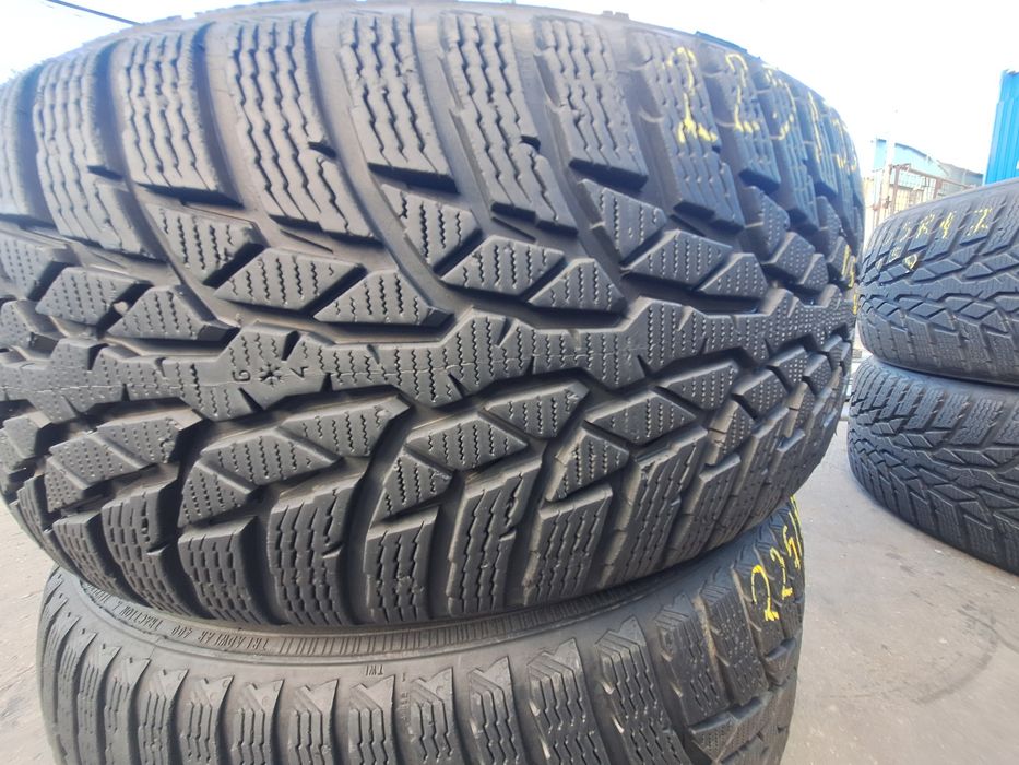 2 anvelope iarna 225/55r17 Nokian Montaj Gratuit