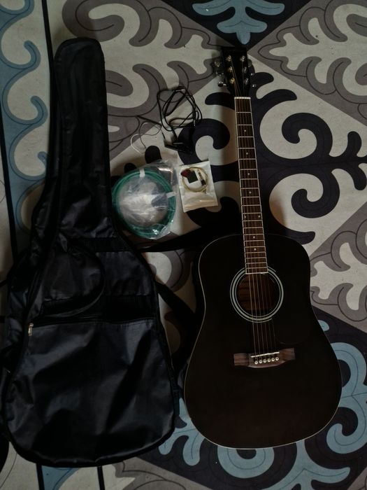 Гитара LEVINSON черная