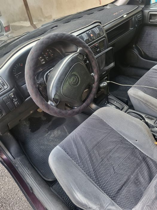 Машина Opel Vectra