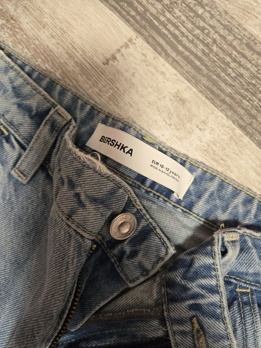 Blugi Bershka marime 10-12 ani, noi fara eticheta