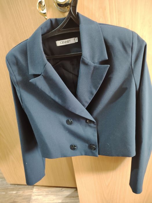 Продам школьный пиджак