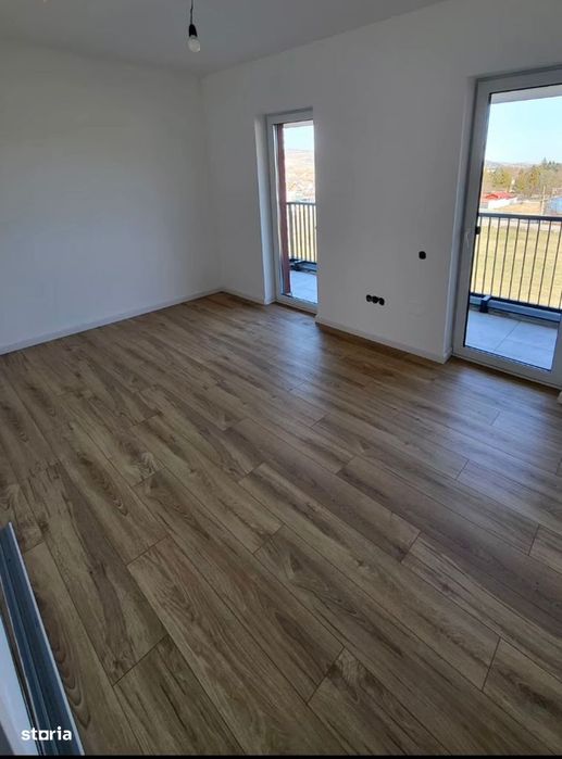 apartament cu 3 camere,2 balcoane,parcare,zona Vivo — fotografia 1