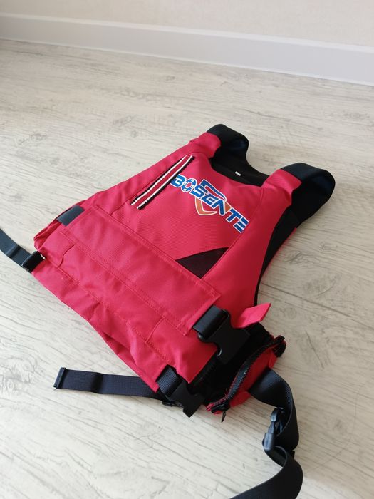 Спасательный жилет