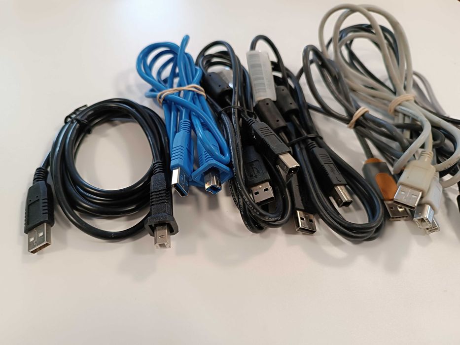 Cabluri IT / Audio / Video  (USB, VGA, DVI, SATA, alimentare)
