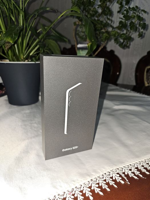 Samsung s25 plus 12/512