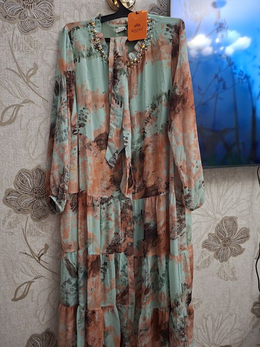 Платье шифоновое .очень красивое