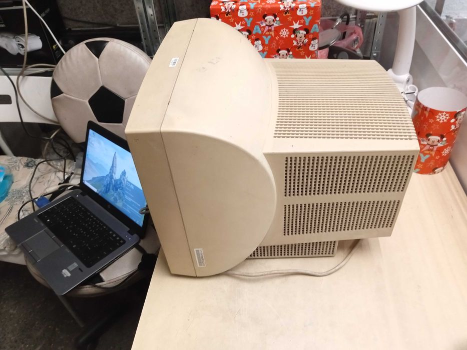 Качествен ретро монитор Compaq S510 , 15 инча, напълно работещ