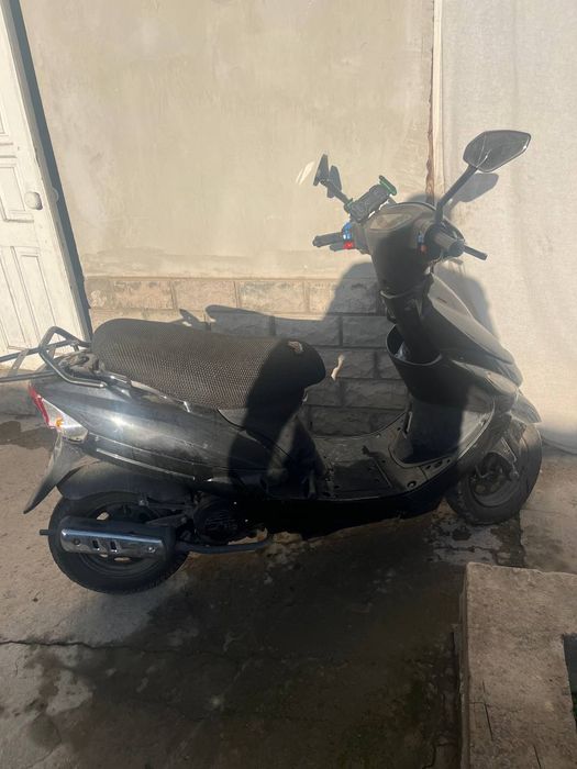 Скутер жайрон срочно сотилади