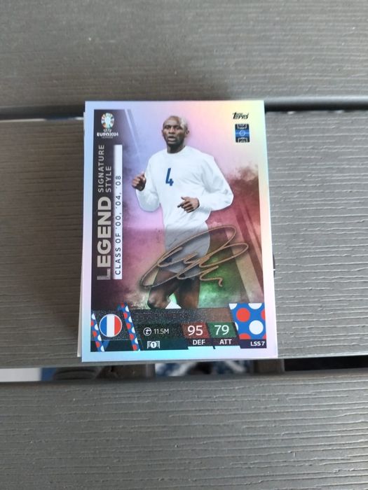 Vand un album plin de jucatori de la uefa euro 2024 .Sunt foarte bune