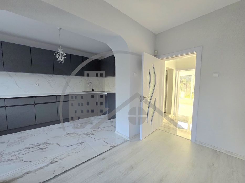 Продава се Етаж от къща в Добрич, Червената пръст - 100 кв.м за 1530 €/кв.м - Снимка #9