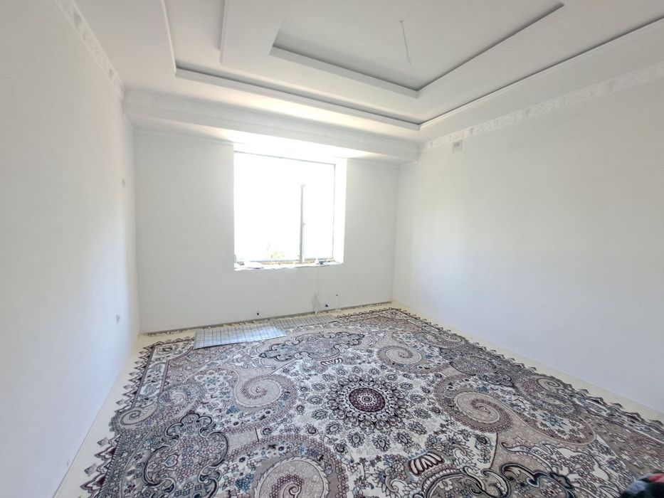 Hazoraspda yangi 4 qavatli doʻmni 2-etajida 2 xonali kvartira sotiladi