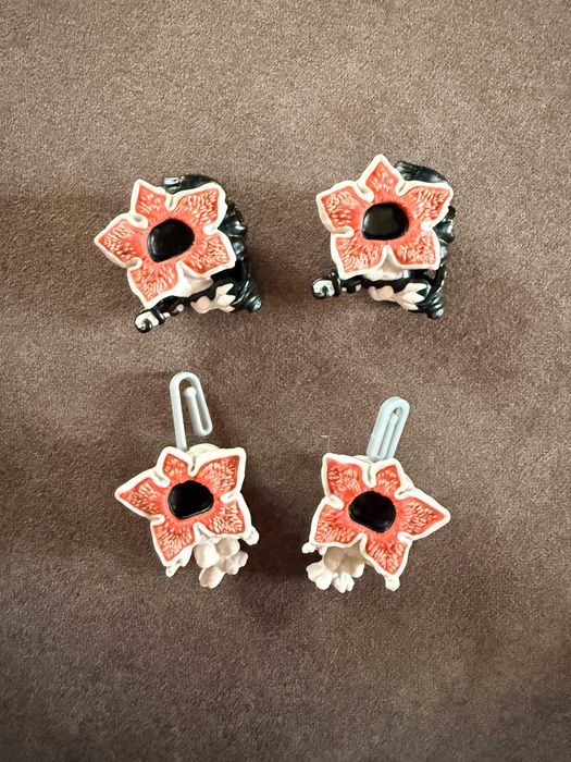 Фигурки -kinder joy, очень странные дела .