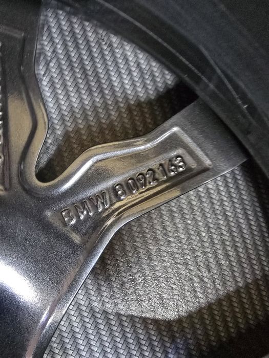ОРИГИНАЛНА BMW 19” Джанта – OEM 8092163