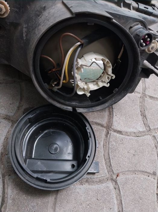 Audi 100 фара правая