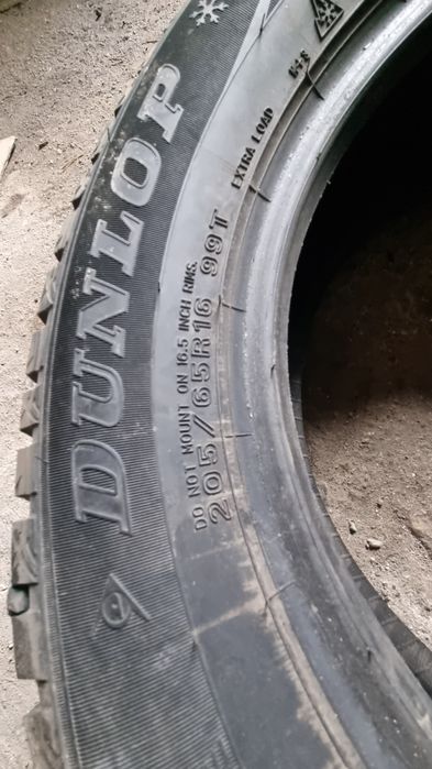 Три штук, Безкамерку держить