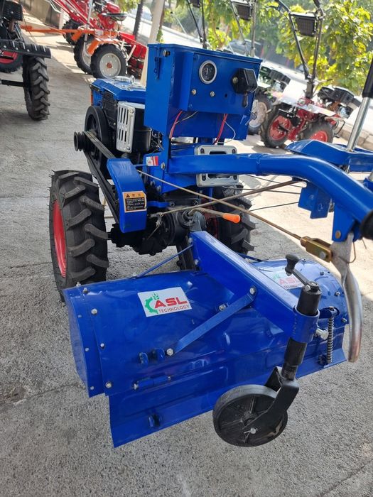 Motoblok ZUBR ZH196 — 12 ot kuchi, kuchli dizel dvigatel